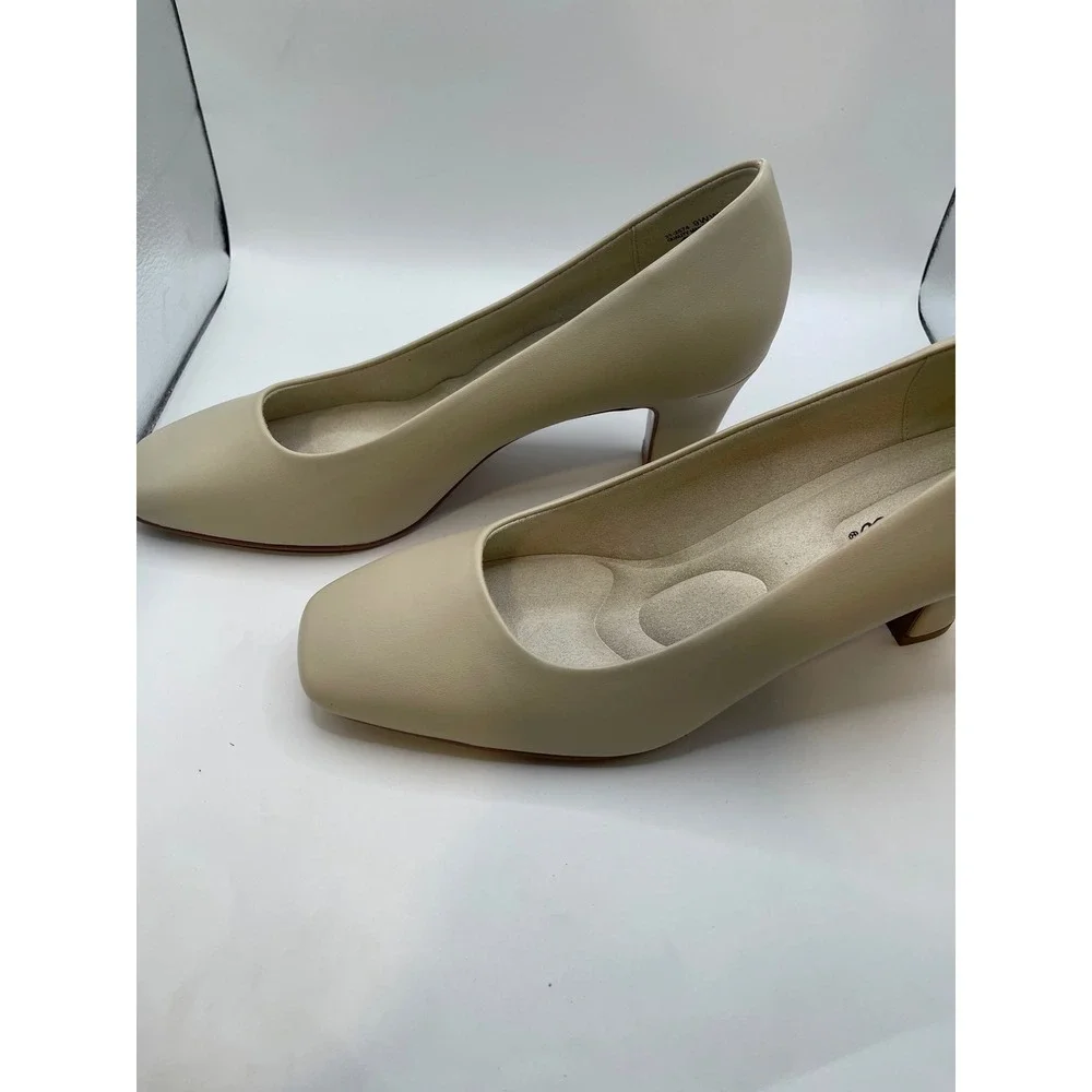 Easy Street Poet Bone Square Toe Pumps Womens 9 WW Block Heel Shoes